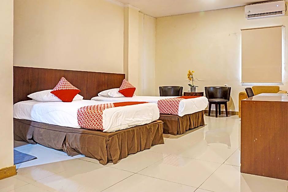 Collection O 91414 Hotel Marina Beach