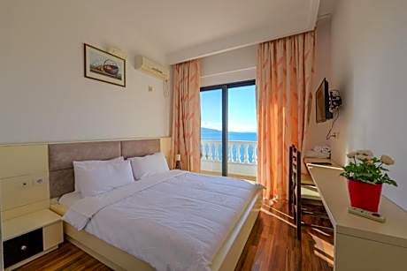 Economy Double Room with Sea View