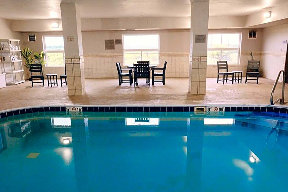 Country Inn & Suites by Radisson, Moline Airport, IL