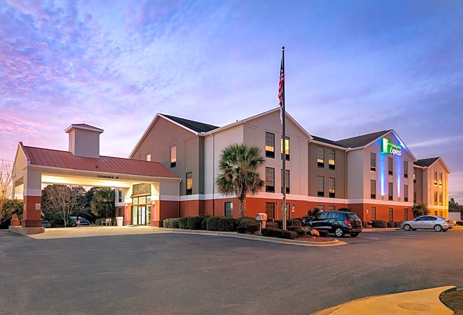 Holiday Inn Express & Suites Milton East I-10 By IHG