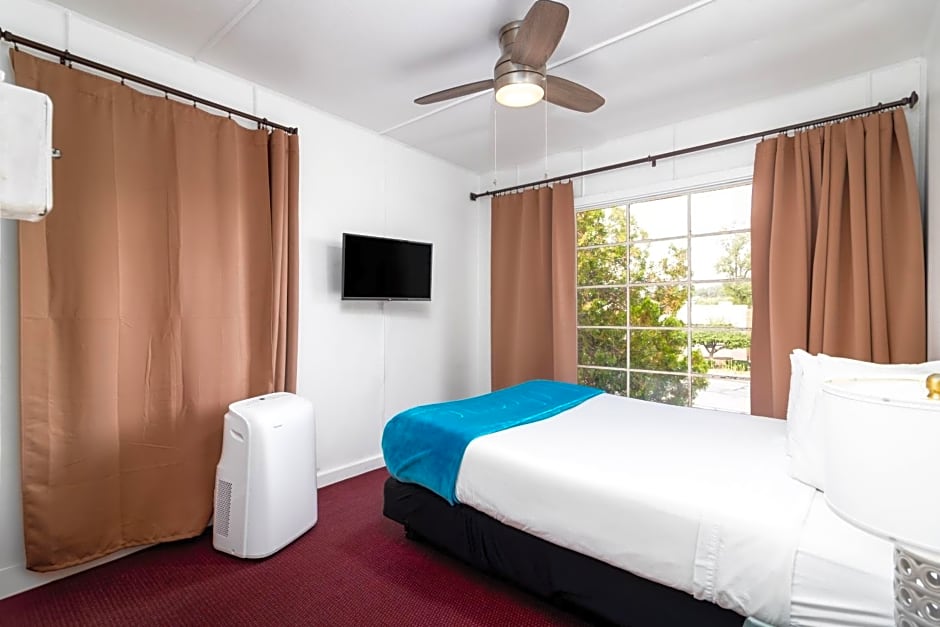 The Motor Lodge