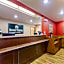 HomeTowne Studios & Suites Bentonville
