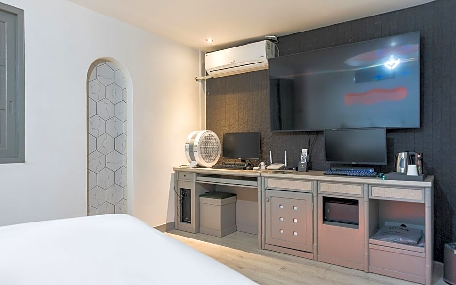 Hwaseong Wolmun Lavender Onchen Hotel