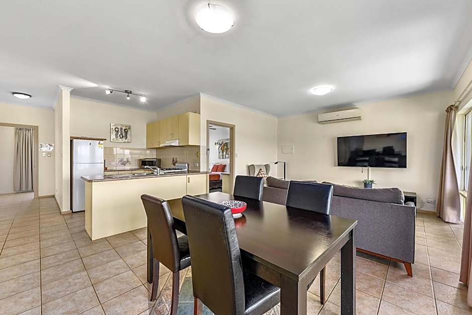 Lakeview Motel & Apartments