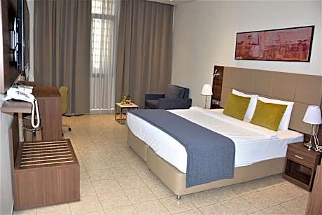 CAPITAL HOTEL