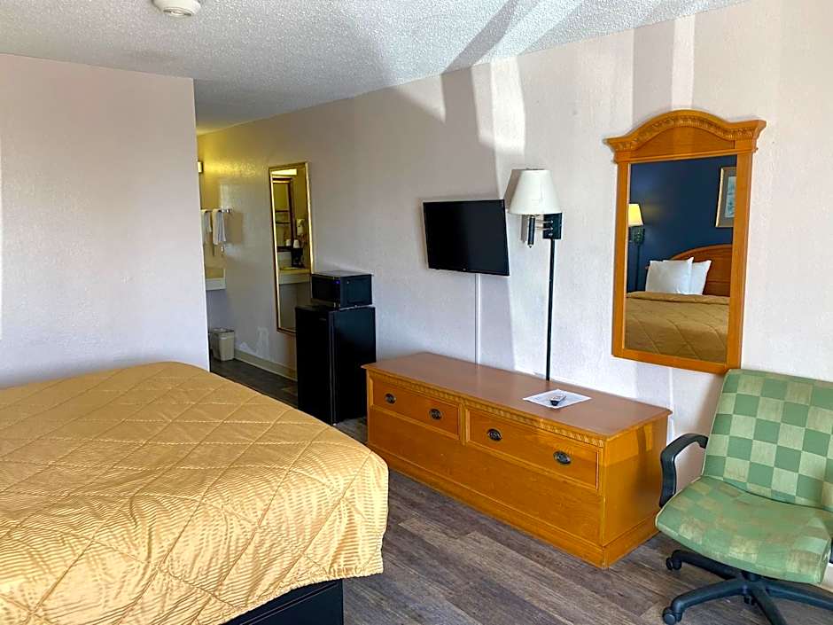 Motel 6 Marianna, FL