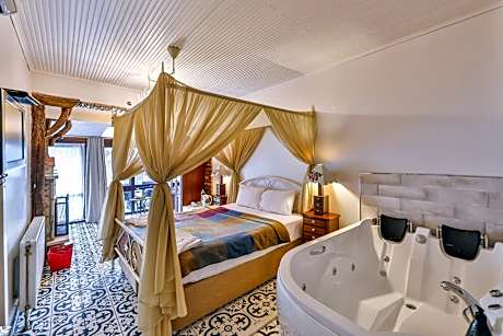 Bungalow with Fireplace