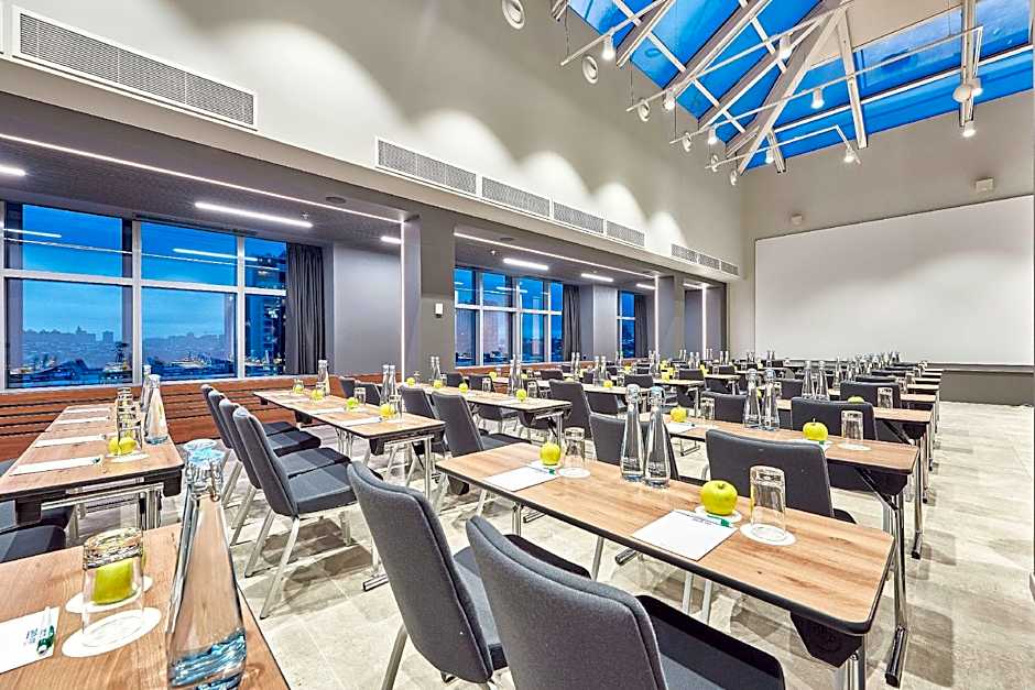 Park Inn by Radisson Kyiv Troyitska