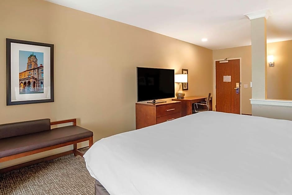 Comfort Inn & Suites