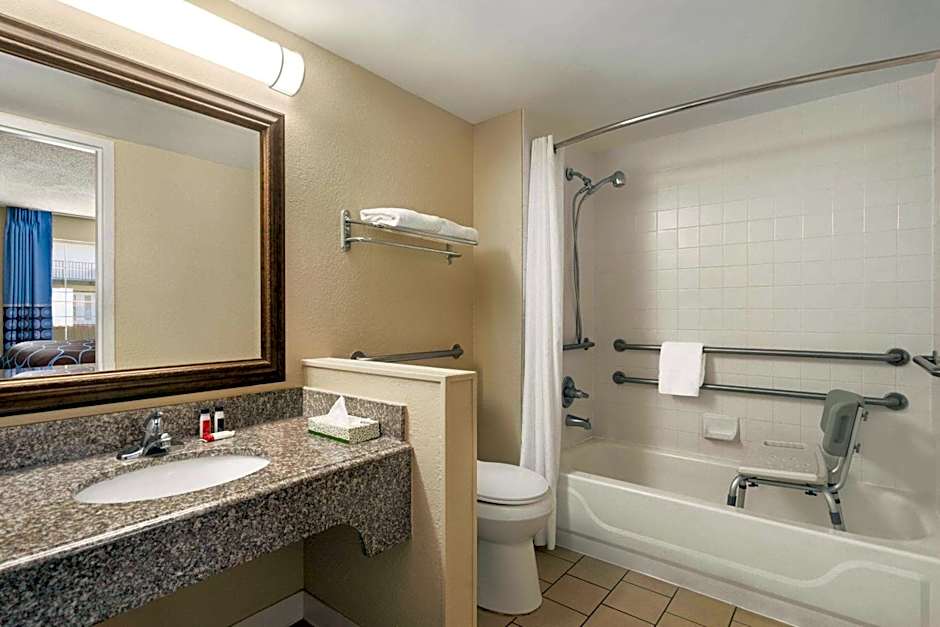 Super 8 by Wyndham Gulfport Near Biloxi