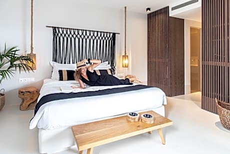 Deluxe Double Room with Sea View and Hot Tub