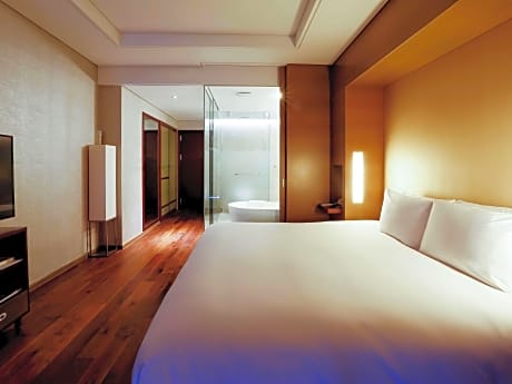 EXECUTIVE ROOM, 1 King Size Bed