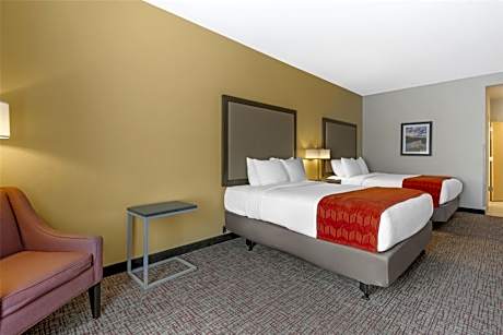 Queen Room with Two Queen Beds and Bath Tub - Disability Access