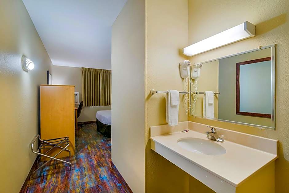 Americas Best Value Inn Fargo