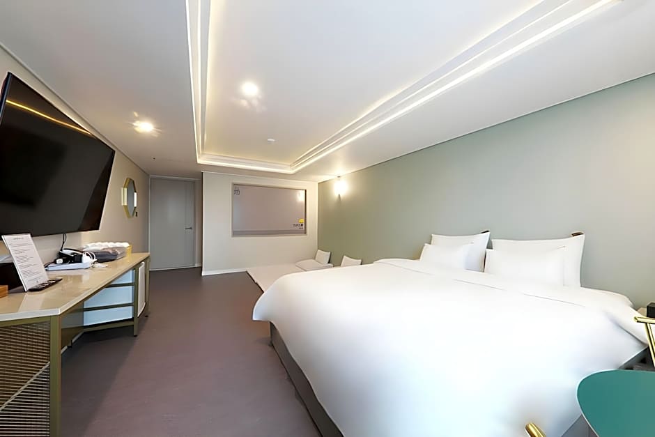 Brighten Hotel 