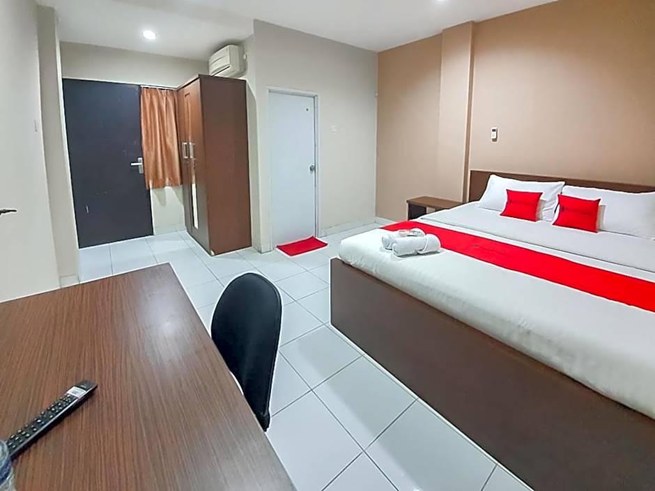 RedDoorz Plus at Pelita Guest House Balikpapan