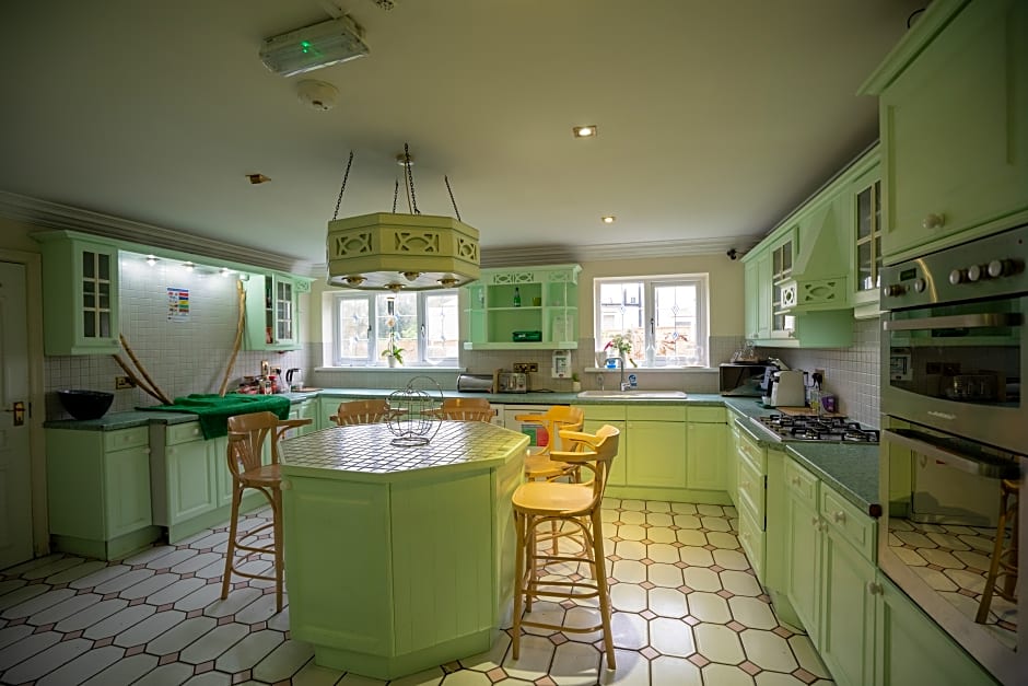 Oakcroft Guest House Manchester Airport