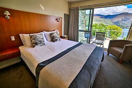 Premier Three-Bedroom Apartment