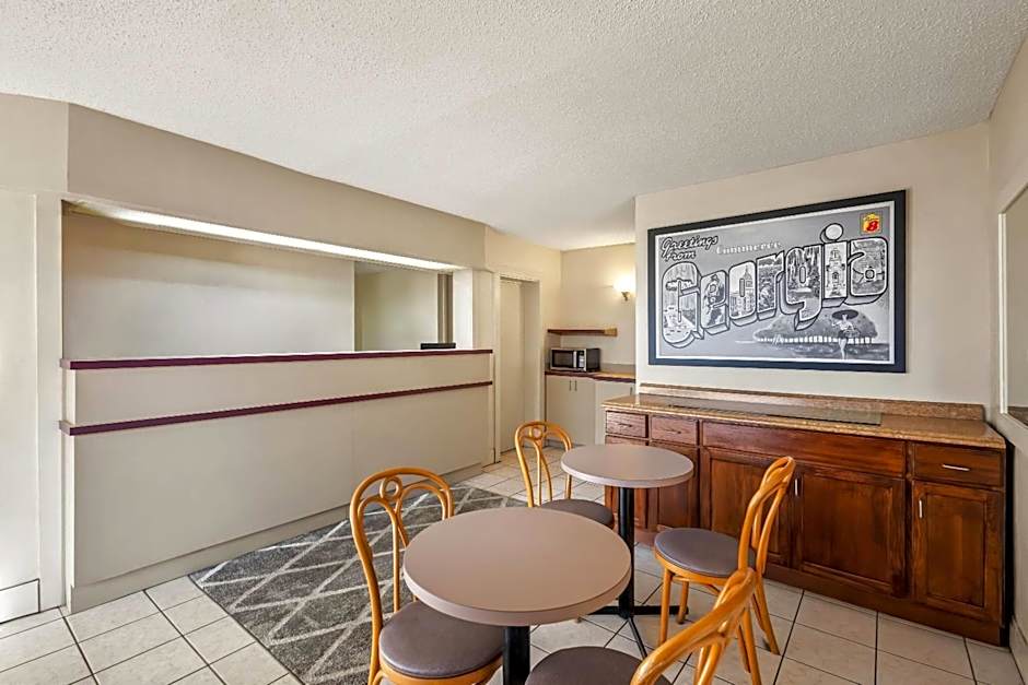 Super 8 by Wyndham Commerce