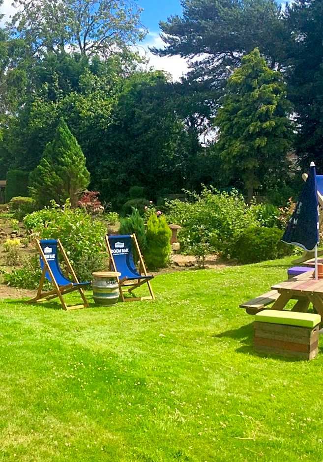 Strawberry Bank Hotel, NEC