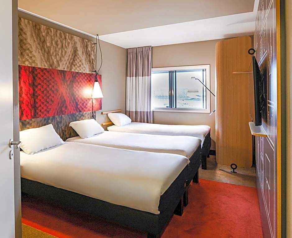 Ibis Manchester Centre 96 Portland Street