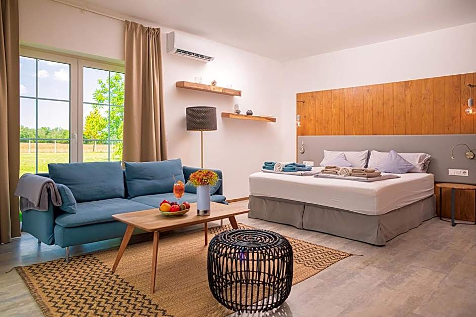 Chalets Franciska Major, Pro Village