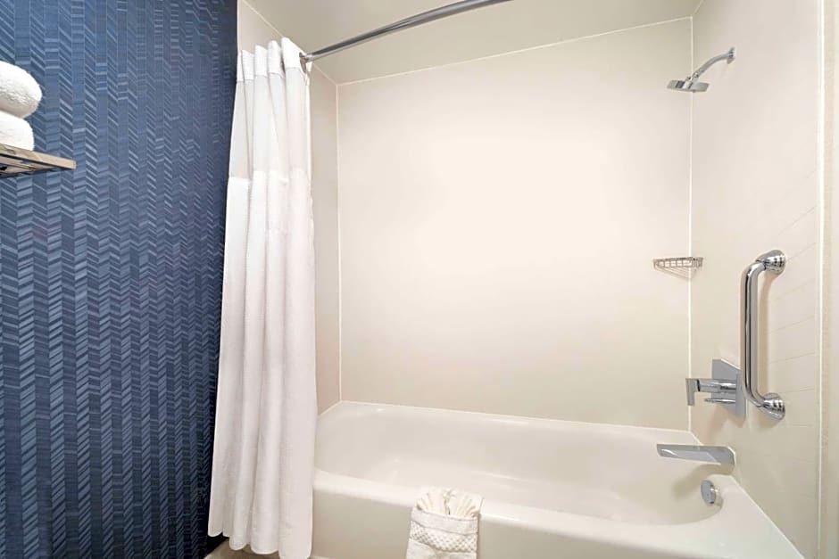 Fairfield Inn and Suites Austin South