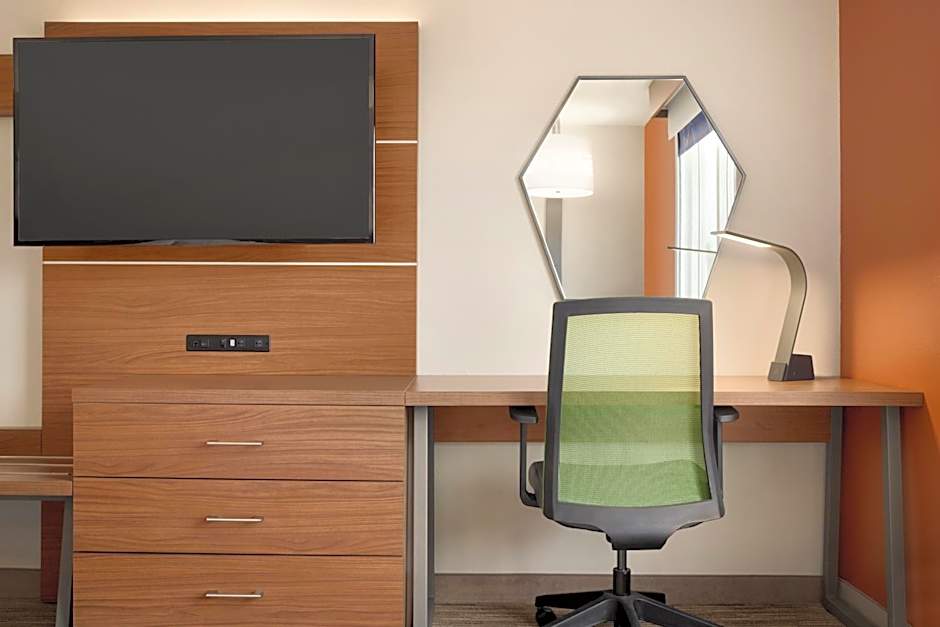 Holiday Inn Express Hotel & Suites Auburn - University Area By IHG