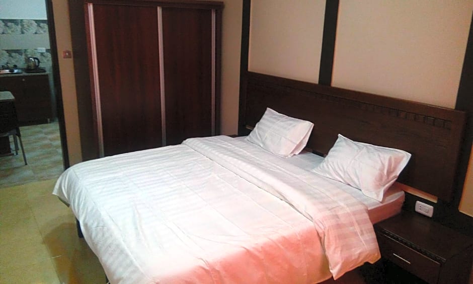 Al Fawanes Hotel Apartments