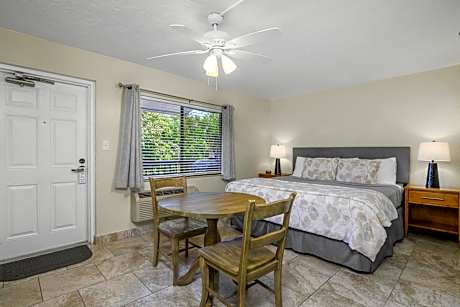 KING BED ROOM