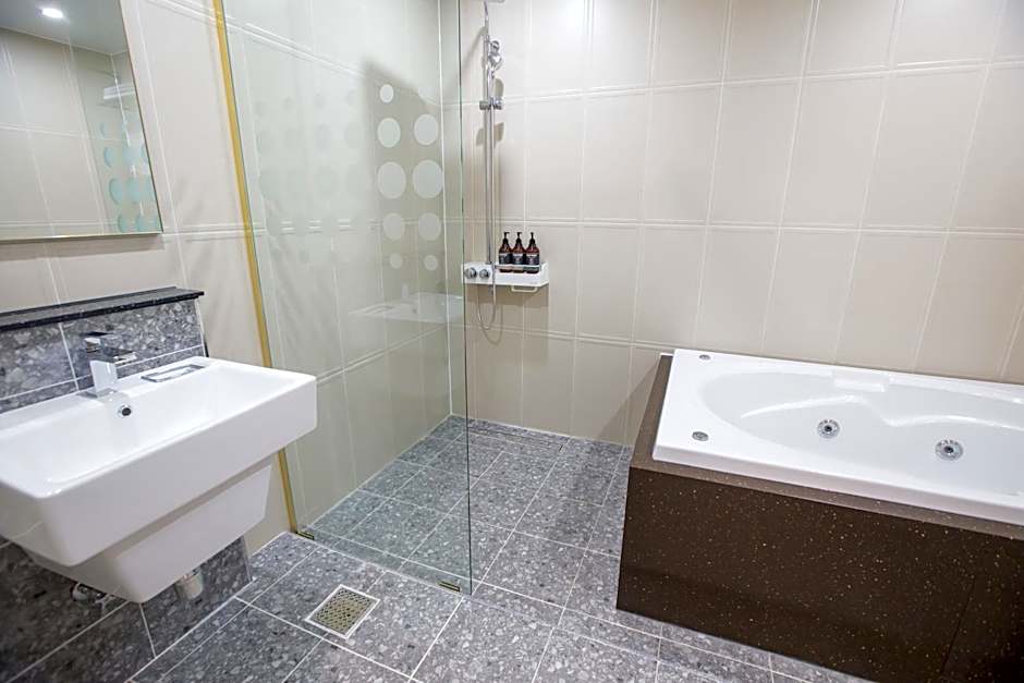 Photo 1 of 4 of Family Suite