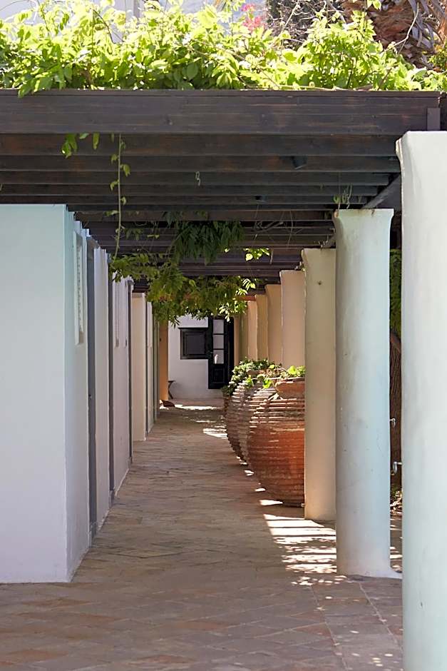 Bratsera Boutique Hotel