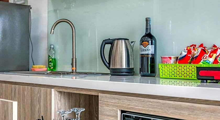 Cherry Hotel and Apartment