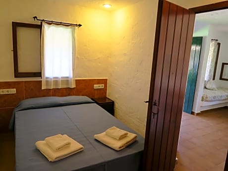 ONE BEDROOM APARTMENT