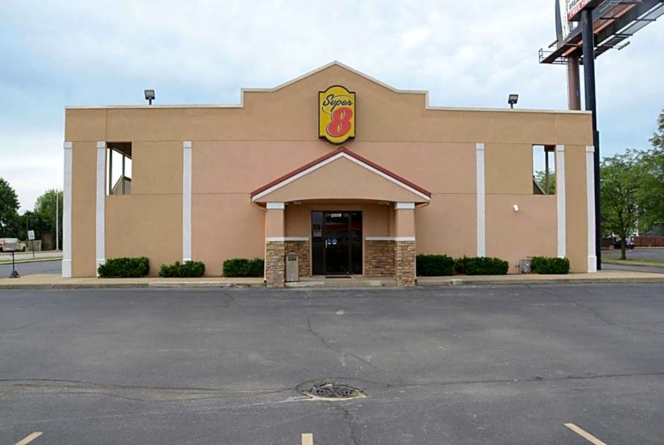 Super 8 by Wyndham Lafayette / Purdue Area