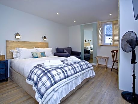 Triple Room with Bath