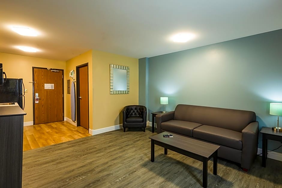 Hawthorn Suites by Wyndham St. Robert/Ft. Leonard Wood