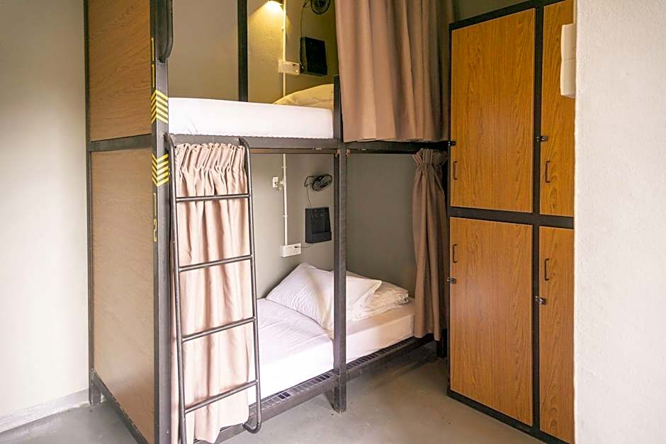 Traveller Bunker Hostel 1