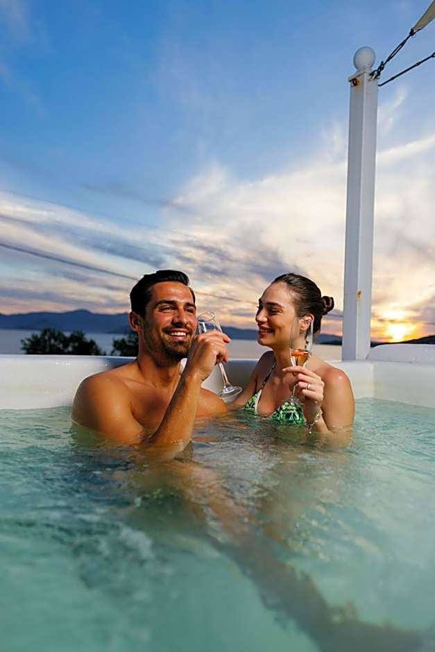 Liana Beach Hotel & Spa