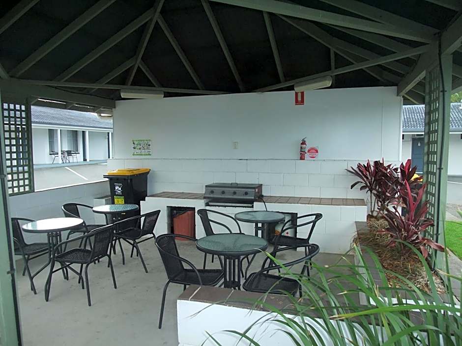 Colonial Court Motor Inn