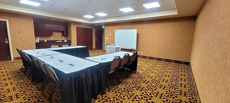 Holiday Inn Express & Suites Whitecourt By IHG