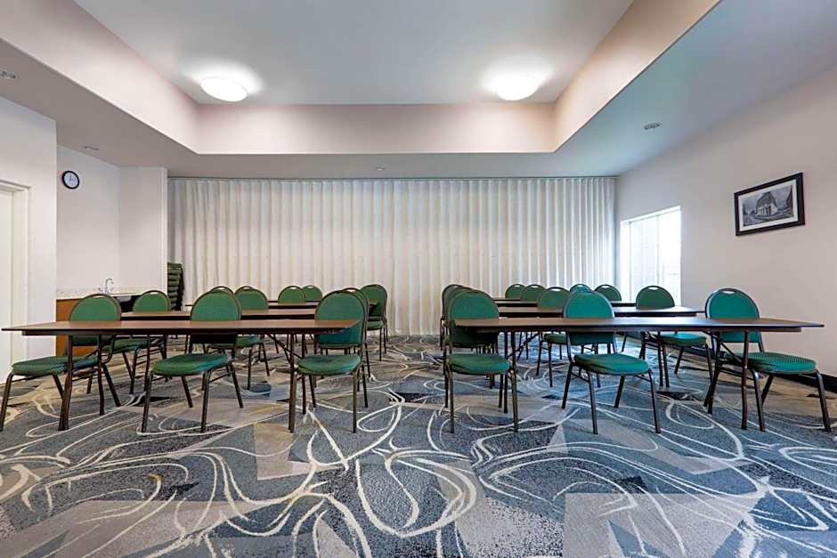 La Quinta Inn & Suites by Wyndham Alvin