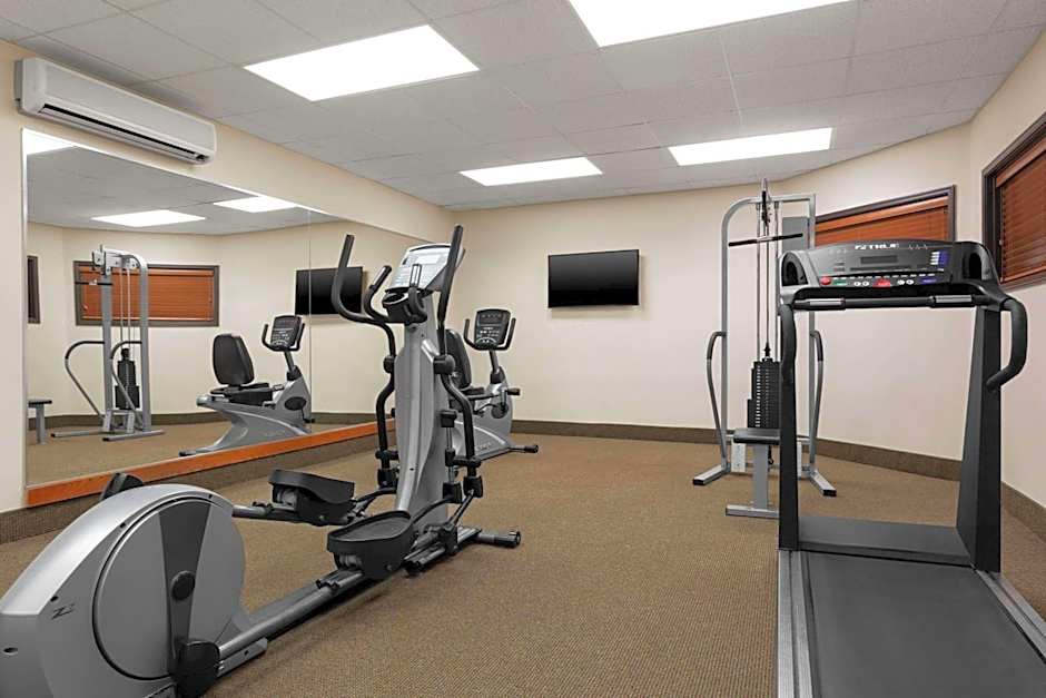 Wingate by Wyndham Bentonville Airport