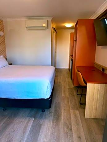 Royal Queen - Pet Friendly