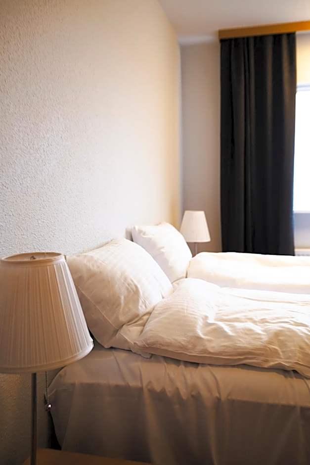 Eldey Airport Hotel