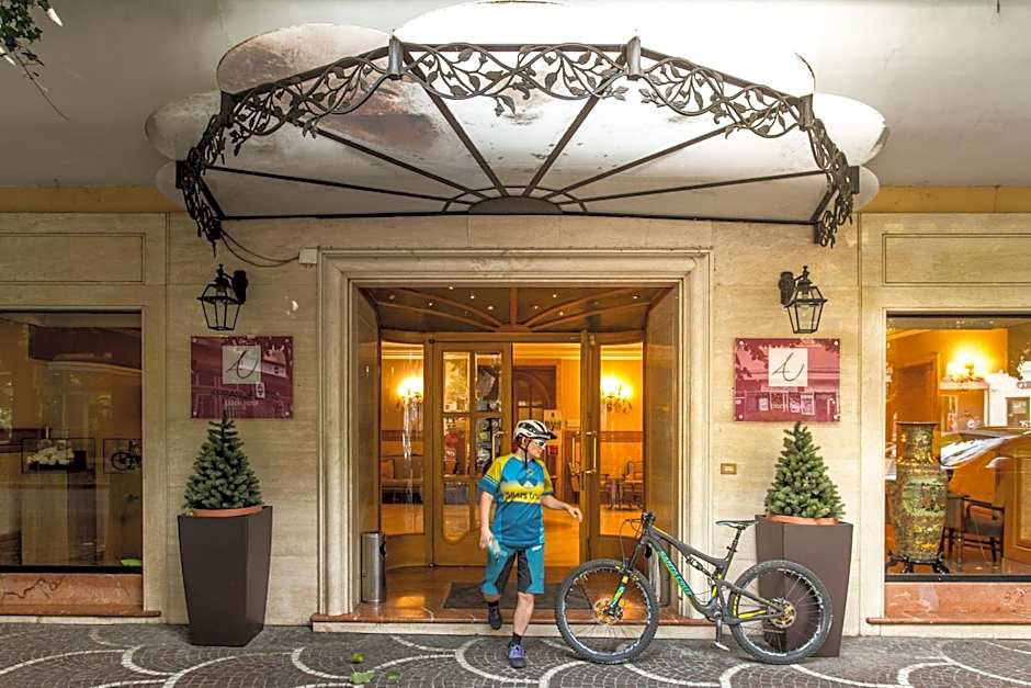 Ambasciatori Place Hotel