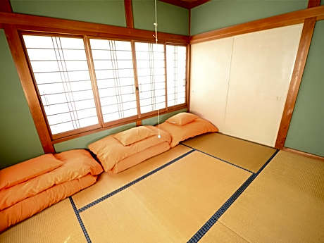 Economy Triple Room with Shared Bathroom