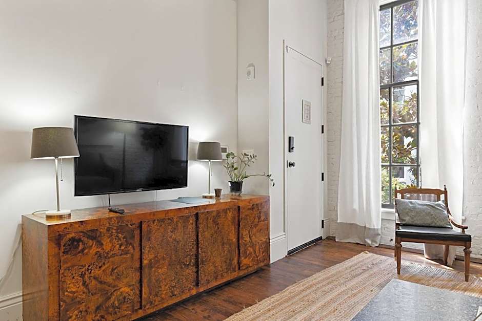 4br Gem On Gravier Close To Dining & Souvenirs