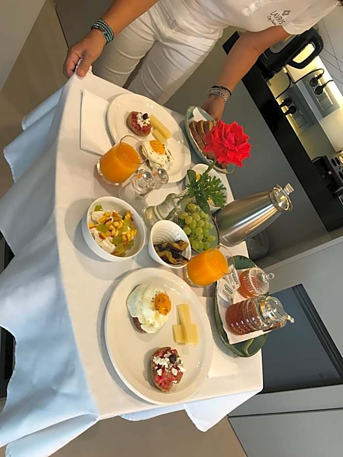 Lavris City Suites