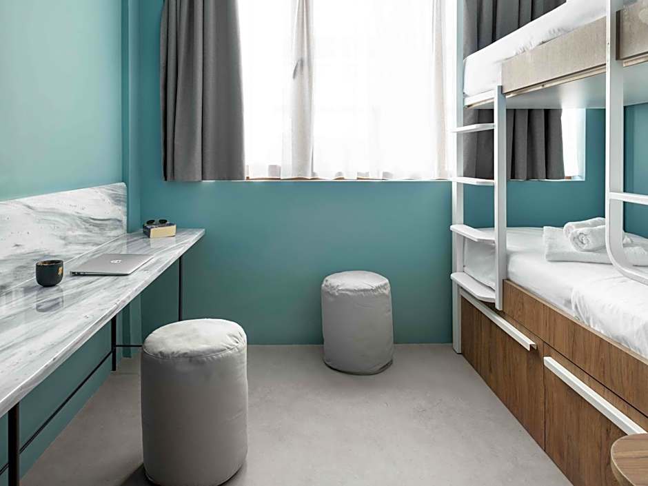 Zeus is Loose Hostel